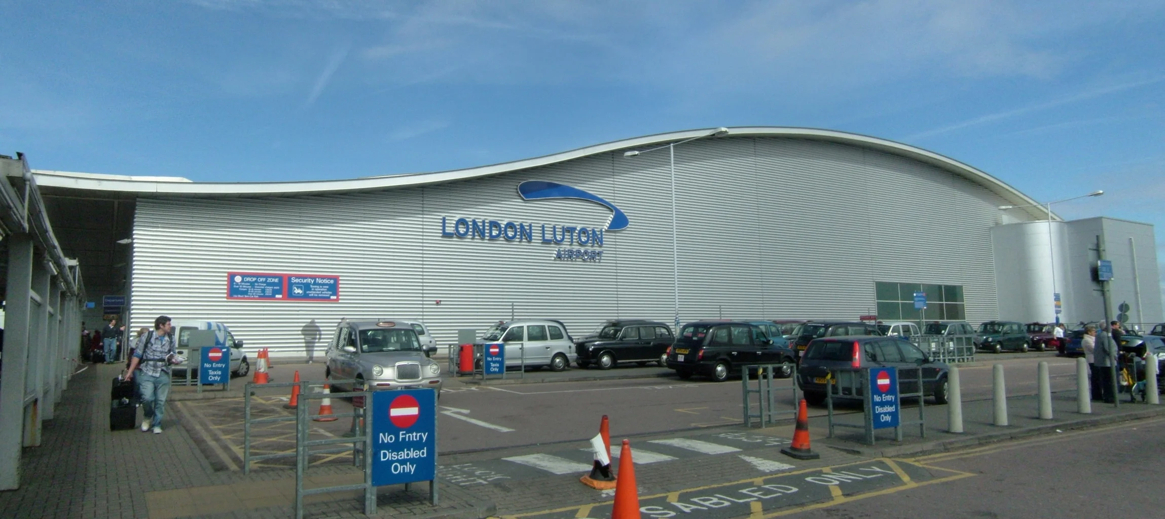London Luton Airport (EGGW / LTN)